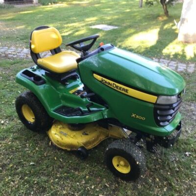 Tondeuse John Deere X300