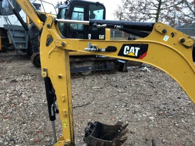 Mini pelle Caterpillar 301.6 / 1,7 T – Image 13