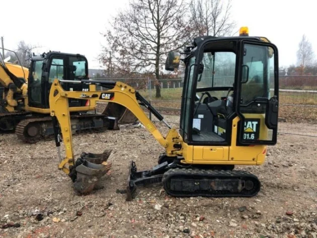 Mini pelle Caterpillar 301.6 / 1,7 T – Image 3