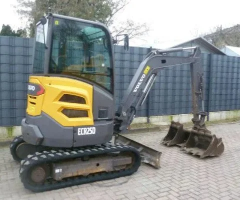Mini pelle Volvo ECR 25 D / 2,5 T