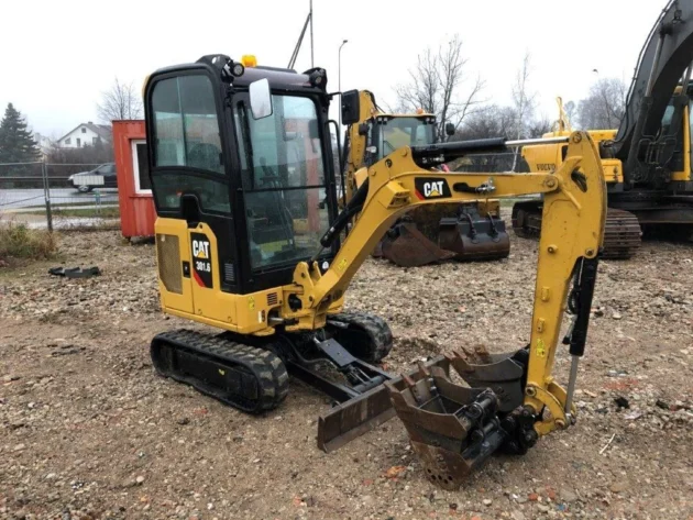 Mini pelle Caterpillar 301.6 / 1,7 T