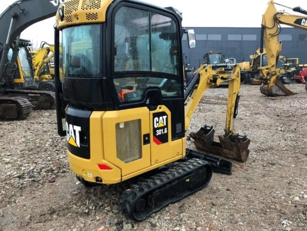 Mini pelle Caterpillar 301.6 / 1,7 T – Image 7