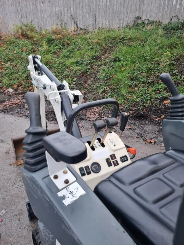 Mini pelle Bobcat E10 / 1,0 T – Image 7