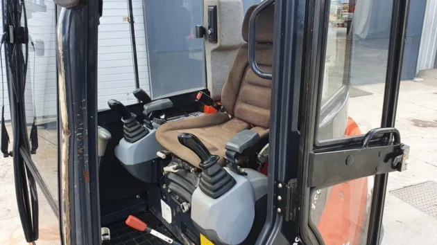 Mini pelle Kubota KX71-3 / 2,8 T – Image 9