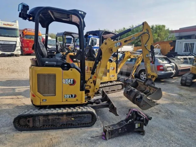 Mini Pelle Caterpillar 301.7D / 1,7 T – Image 2