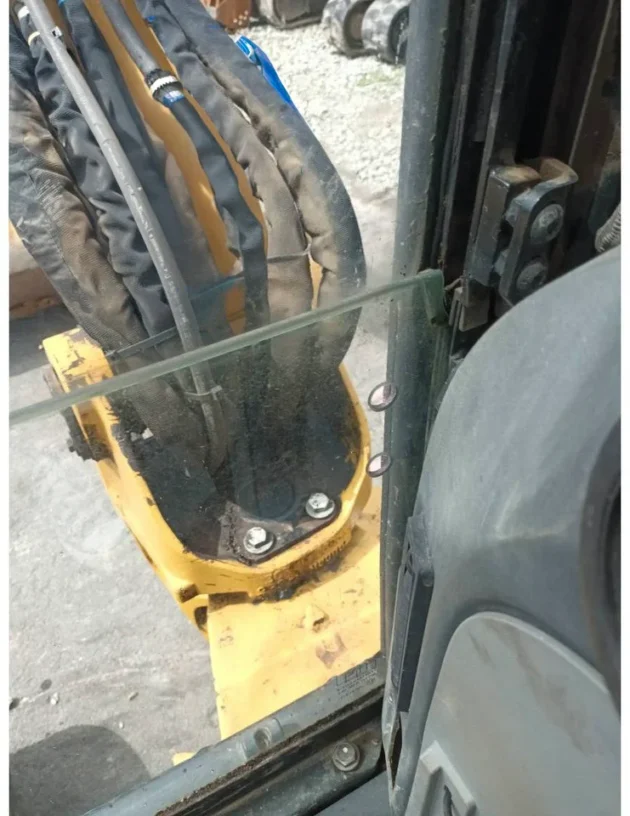Mini Pelle Caterpillar 305.5E2 / 5,2 T – Image 13