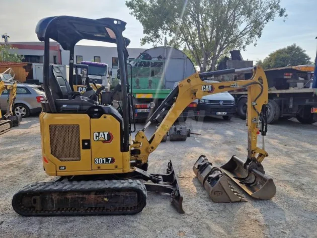 Mini Pelle Caterpillar 301.7D / 1,7 T – Image 3
