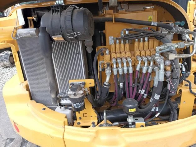 Mini Pelle Caterpillar 305.5E2 / 5,2 T – Image 5