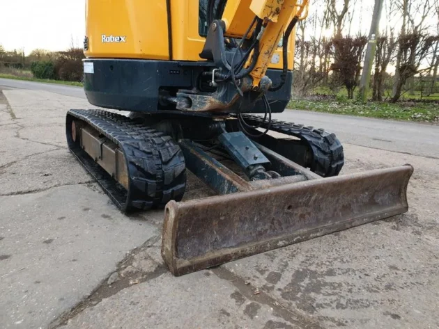 Mini pelle Hyundai Robex 27z-9 / 2,8 T – Image 7