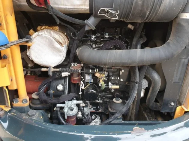 Mini pelle Hyundai Robex 27z-9 / 2,8 T – Image 9