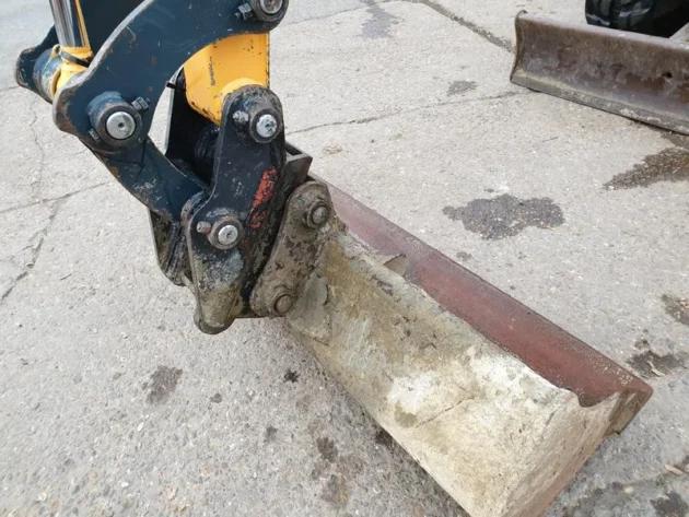Mini pelle Hyundai Robex 27z-9 / 2,8 T – Image 12