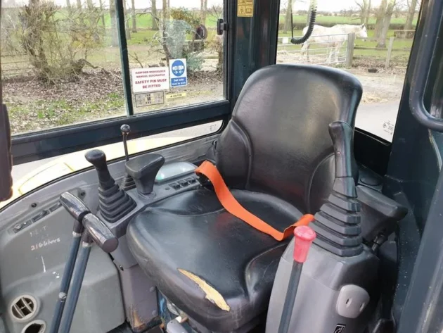 Mini pelle Hyundai Robex 27z-9 / 2,8 T – Image 15