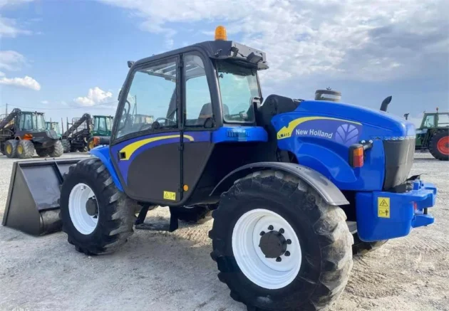 Chariot Télescopique New Holland LM 415 A – Image 10